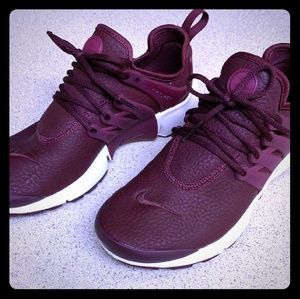 Nike Women Presto Tennis Shoe